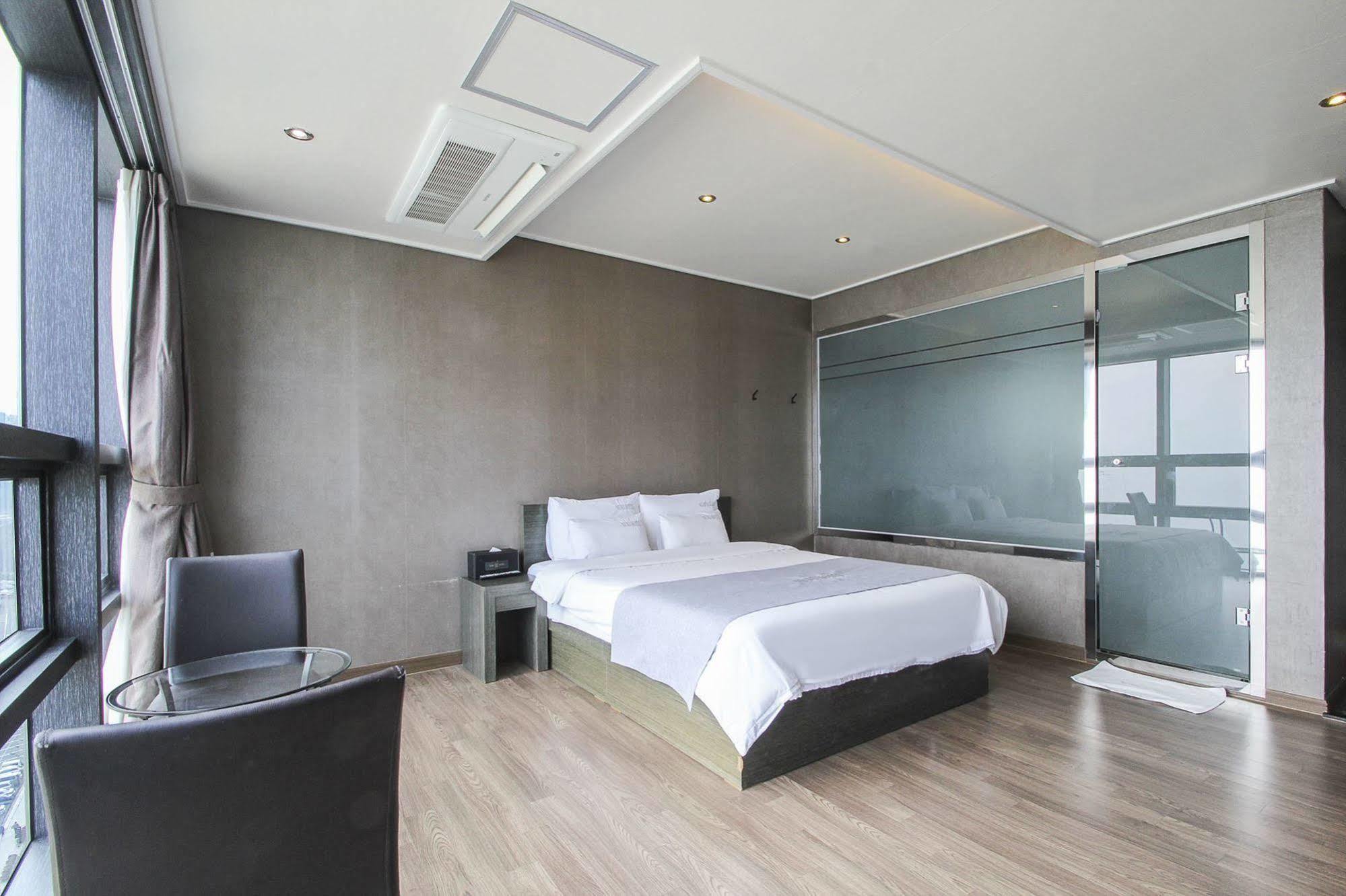 Nuri Hotel Busan Bagian luar foto