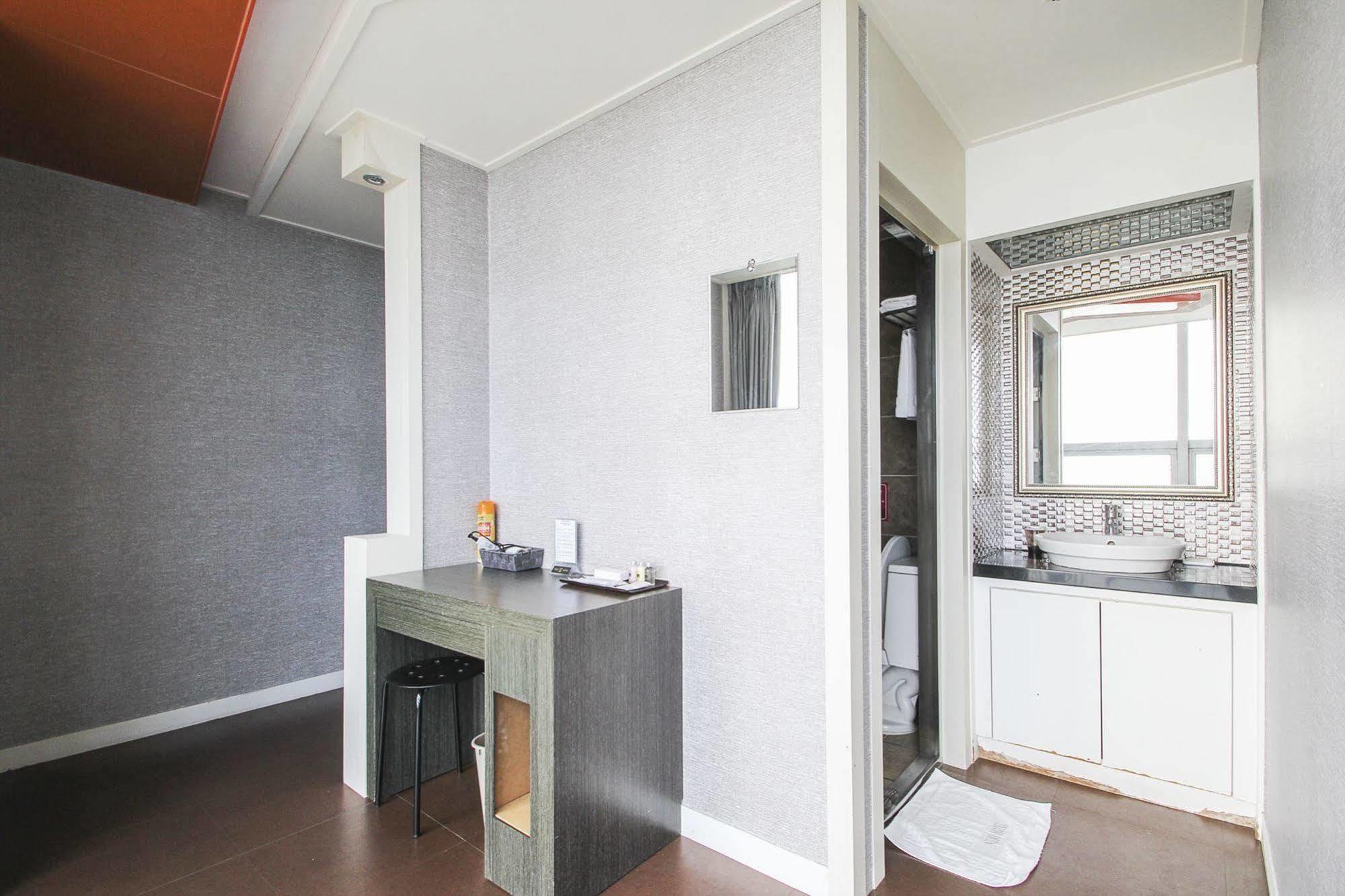 Nuri Hotel Busan Bagian luar foto